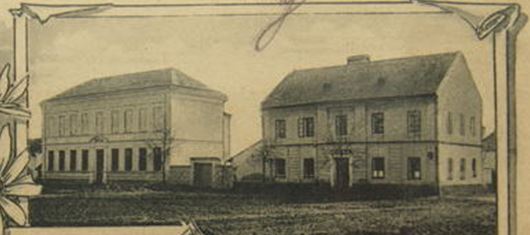 Obě budovy školy, historická pohlednice